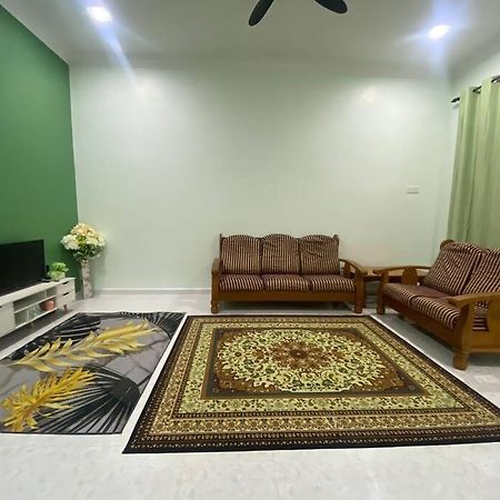 Homestay Kak Tiy Куала-Тренгану Экстерьер фото