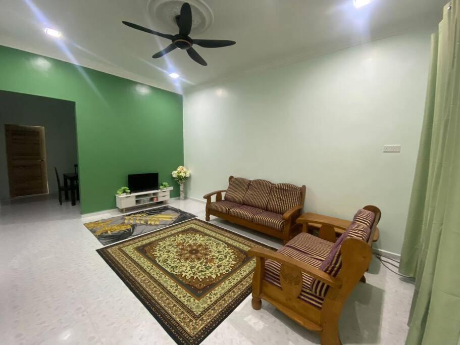 Homestay Kak Tiy Куала-Тренгану Экстерьер фото