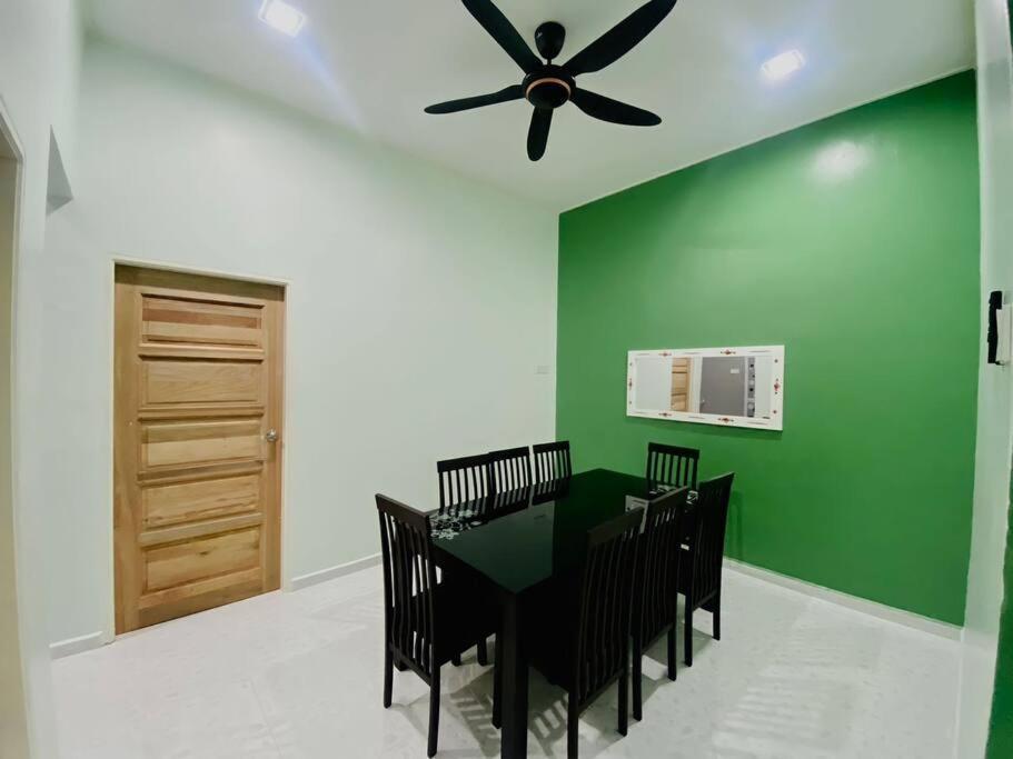 Homestay Kak Tiy Куала-Тренгану Экстерьер фото